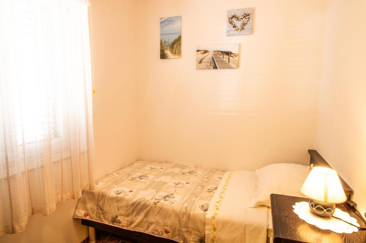 Apartment Mario With Terrace And Sea View Baška Extérieur photo