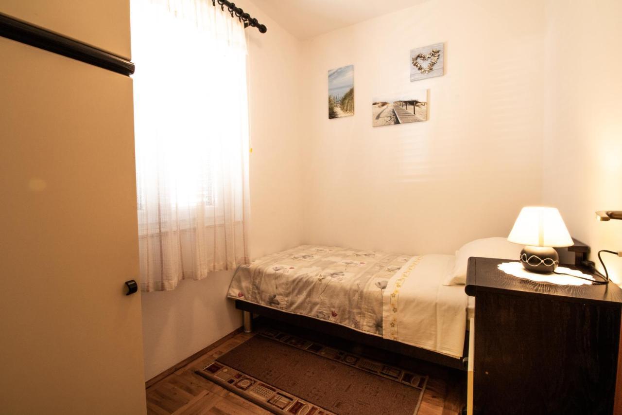 Apartment Mario With Terrace And Sea View Baška Extérieur photo