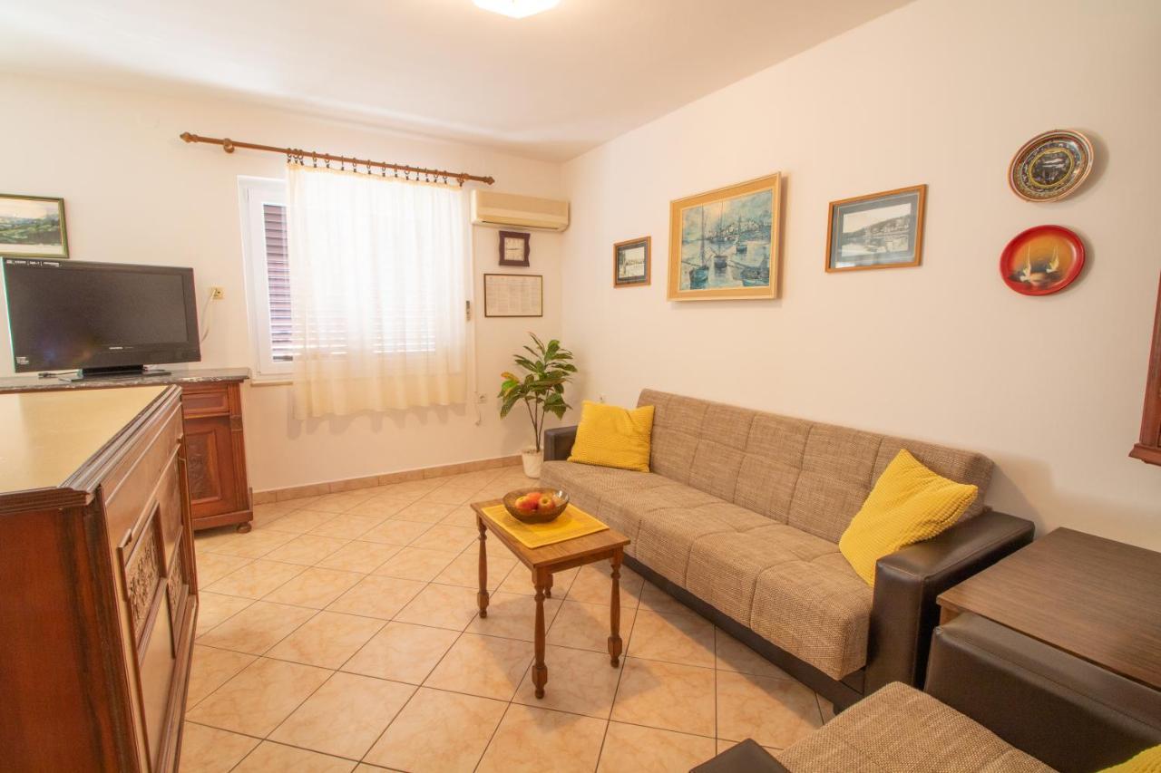 Apartment Mario With Terrace And Sea View Baška Extérieur photo
