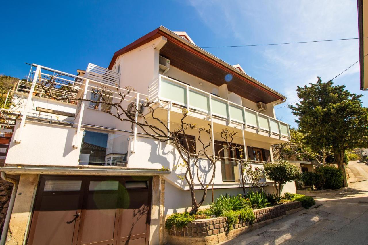 Apartment Mario With Terrace And Sea View Baška Extérieur photo